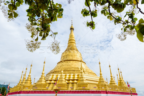 Pagode belo dourado atração turística thai fronteira Foto stock © Yongkiet