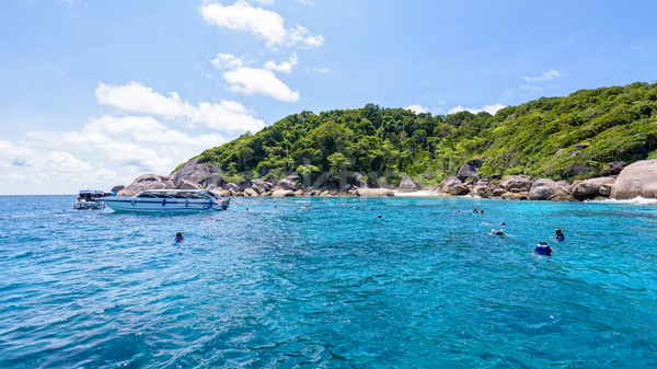 Turisták snorkeling szigetek Thaiföld kék tenger Stock fotó © Yongkiet