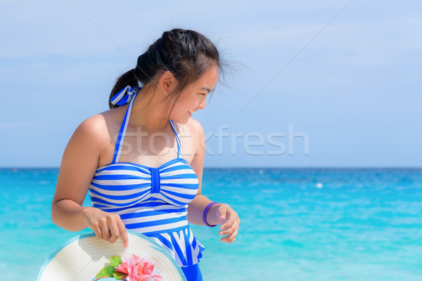 Mädchen Strand Thailand touristischen blau weiß Stock foto © Yongkiet