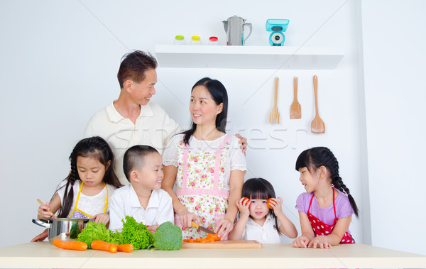 ストックフォト: アジア · 家族 · キッチン · 女性 · 子 · 子供