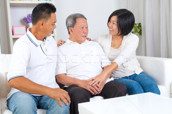 Asian familie senior vader volwassen zoon Stockfoto © yongtick