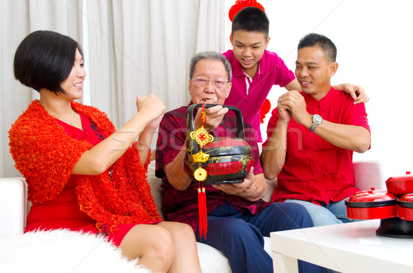 Foto stock: Asiático · família · três · gerações · celebrar · ano · novo · chinês