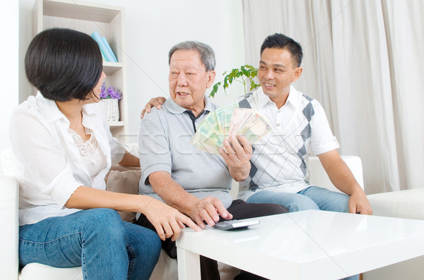 Stock fotó: ázsiai · család · idős · férfi · gyerekek · pénz