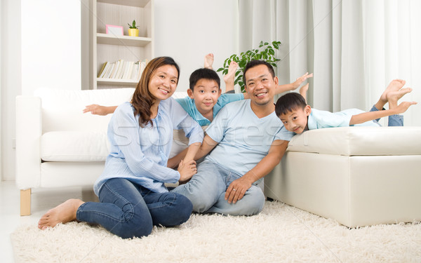 Asian familie home huis kind Stockfoto © yongtick