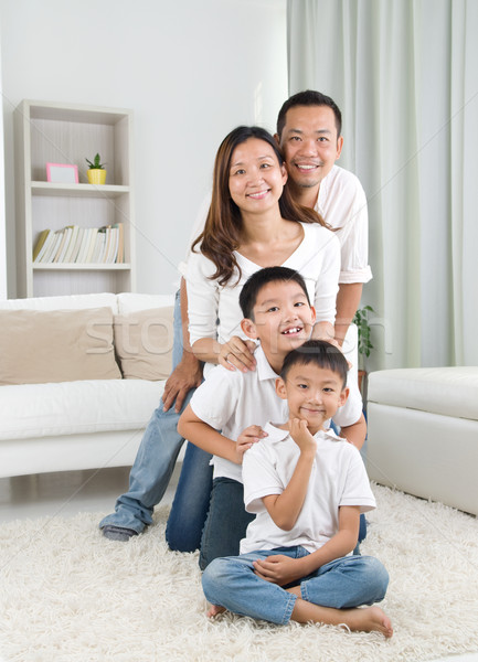 Asian familie portret kinderen man Stockfoto © yongtick