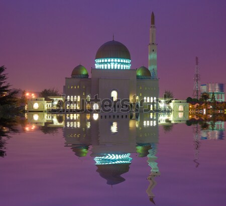 Foto stock: Mesquita · reflexão · lago · céu · edifício · pôr · do · sol