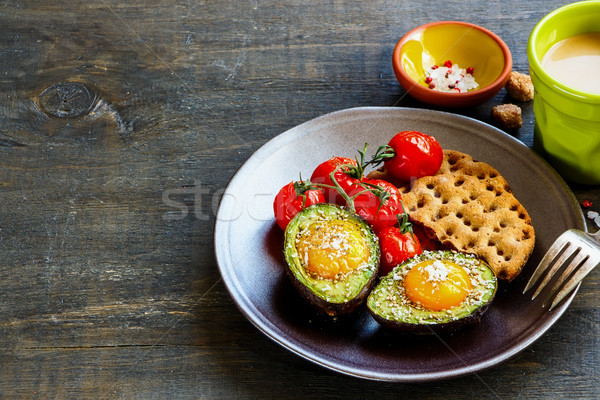 [[stock_photo]]: Avocat · oeufs · tomates · plaque