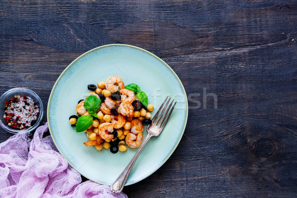 Salade plaat keramische zwarte olijven houten top Stockfoto © YuliyaGontar