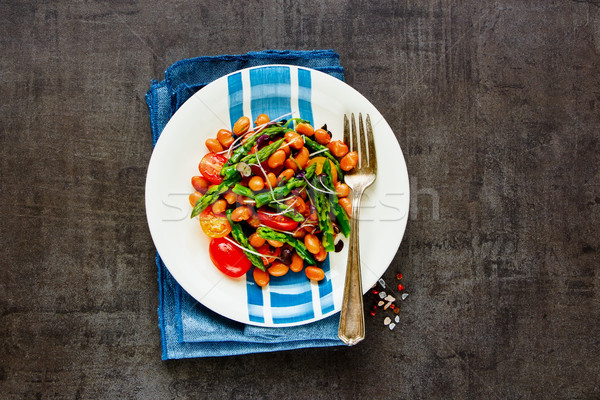 Vegan fèves salade saine énergie plaque Photo stock © YuliyaGontar