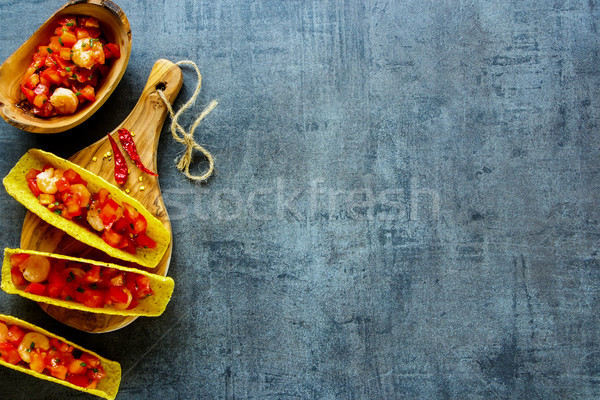 Cuisine mexicaine délicieux crevettes tacos maison salsa [[stock_photo]] © YuliyaGontar