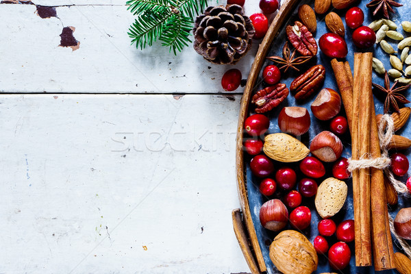 Stock foto: Natürlichen · Weihnachten · Dekor · Nüsse · Preiselbeeren · Gewürze