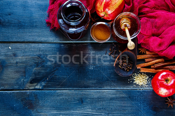 Stock foto: Wein · dunkel · rustikal · farbenreich · Zutaten