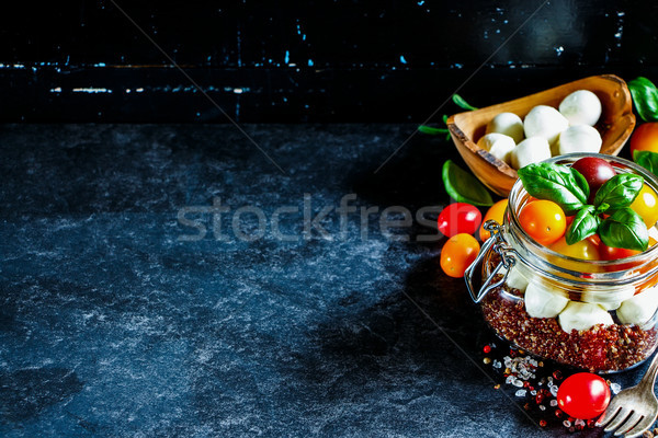 Stok fotoğraf: Caprese · salatası · sağlıklı · ev · yapımı · kavanoz · olgun · kiraz · domates