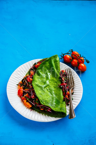 Verde salată spanac placă proaspăt Imagine de stoc © YuliyaGontar
