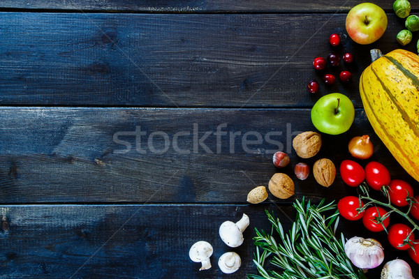 Voedsel groenten vruchten noten kruiden donkere Stockfoto © YuliyaGontar