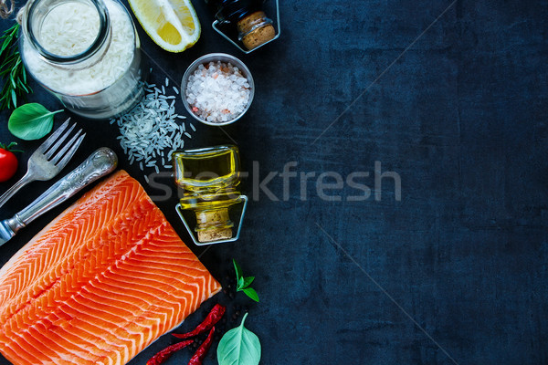 新鮮 三文魚 魚片 復古 廚房的桌子 商業照片 © YuliyaGontar