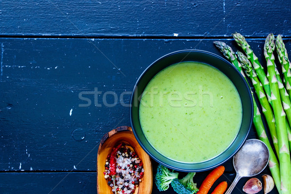 Groene groentesoep voorjaar zwarte keramische Stockfoto © YuliyaGontar