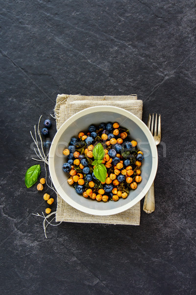 Vegan insalatiera fresche insalata nero pietra Foto d'archivio © YuliyaGontar