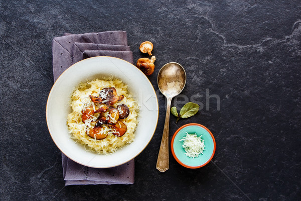 Foto stock: Risotto · cogumelos · delicioso · tigela · queijo · parmesão · escuro