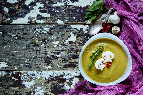 Zdjęcia stock: Kremowy · grzyby · zupa · vintage · stół · kuchenny · ceramiczne