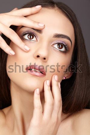 Nő gyöngyök közelkép portré gyönyörű barna hajú Stock fotó © zastavkin