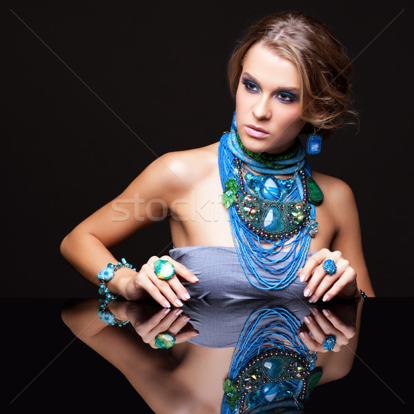 Brunette femme miroir portrait jeunes belle femme [[stock_photo]] © zastavkin