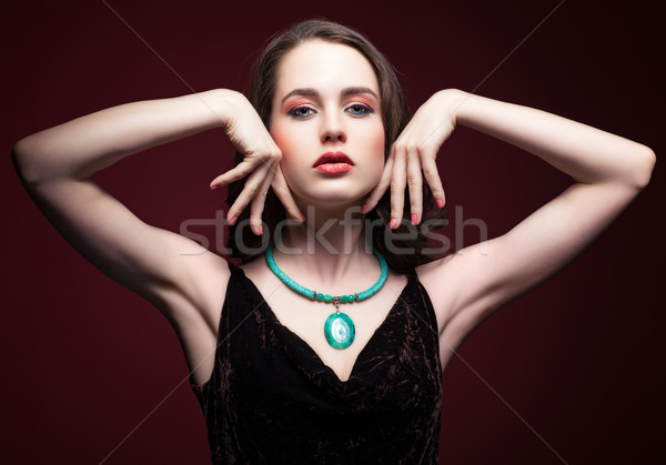 Tineri femeie frumoasa verde fistic culoare Imagine de stoc © zastavkin