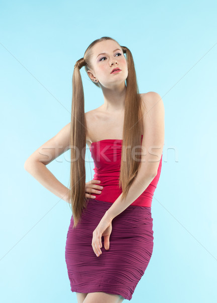 [[stock_photo]]: Taches · de · rousseur · fille · robe · rouge · belle · bleu