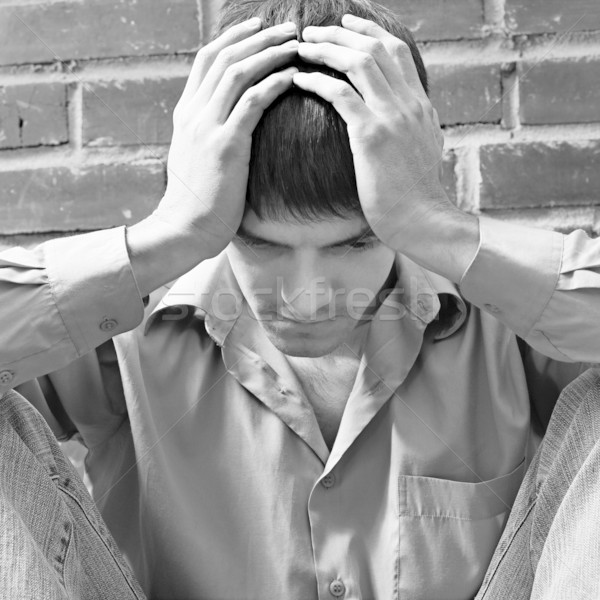 Wanhoop portret jonge vent depressie vergadering Stockfoto © zastavkin