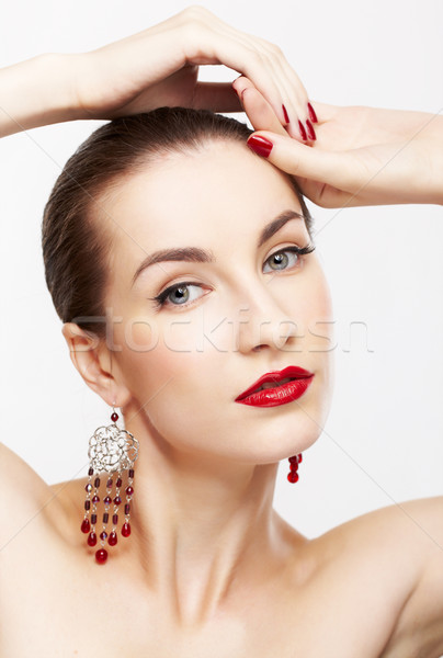 Belle brunette jeunes femme bijoux [[stock_photo]] © zastavkin