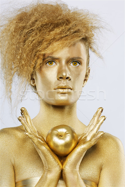 Gouden meisje appel portret poseren handen Stockfoto © zastavkin