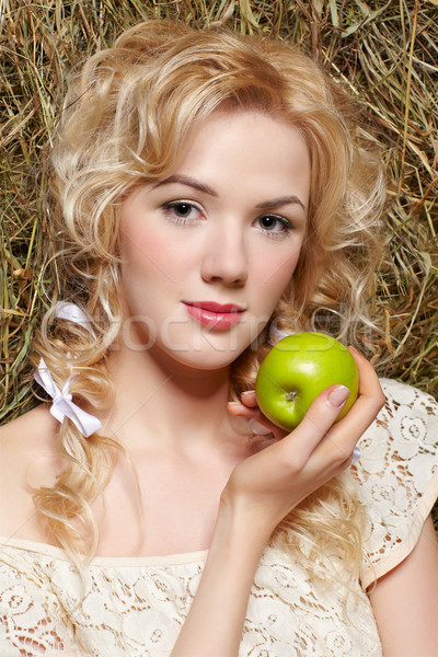 Chica de campo heno retrato hermosa amarillo Foto stock © zastavkin