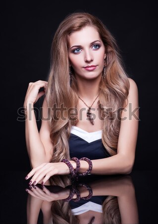 Brunette femme miroir portrait jeunes belle [[stock_photo]] © zastavkin