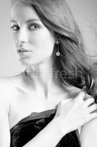 Piękna model atrakcyjny młodych piersi czarny Zdjęcia stock © zastavkin