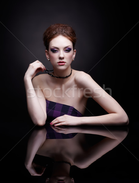 Menina espelho tabela retrato belo mulher jovem Foto stock © zastavkin