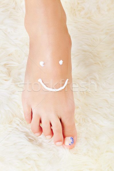 Egészséges lábak testrész lövés boldog mosoly Stock fotó © zastavkin