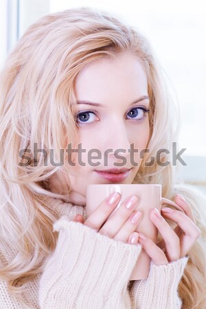Stok fotoğraf: Kadın · fincan · kahve · güzel · bir · kadın · kış