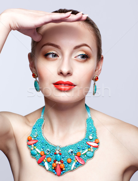 Belle femme blonde bijouterie gris femme modèle [[stock_photo]] © zastavkin