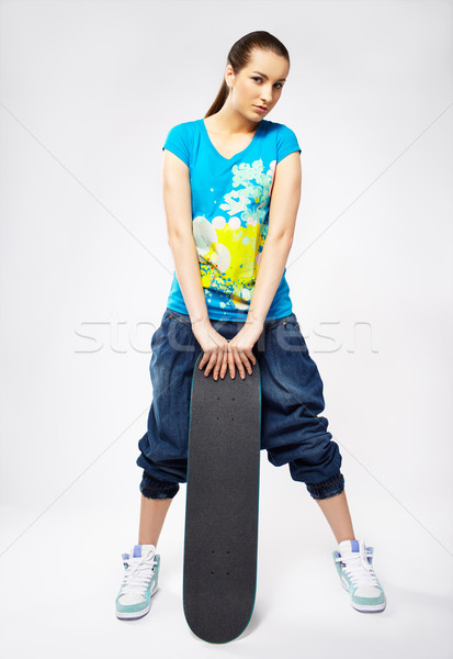 [[stock_photo]]: Fille · skateboard · portrait · belle · extrême · gris
