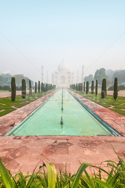 Tac Mahal Hindistan puslu sabah gizlenmiş soluk Stok fotoğraf © zastavkin