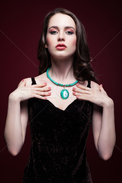 Tineri femeie frumoasa verde fistic culoare Imagine de stoc © zastavkin