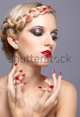 Belle brunette jeunes femme bijoux [[stock_photo]] © zastavkin