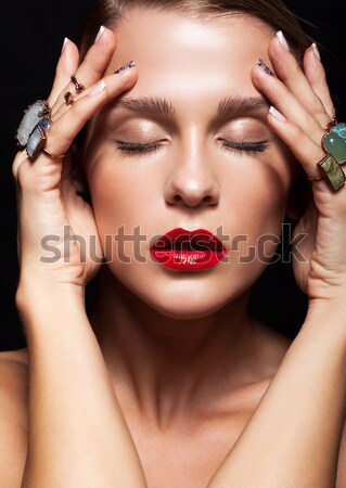 Gyönyörű barna hajú ékszerek portré fiatal nő Stock fotó © zastavkin