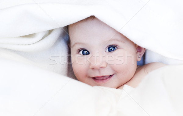 Weinig baby witte deken gezicht Stockfoto © zdenkam