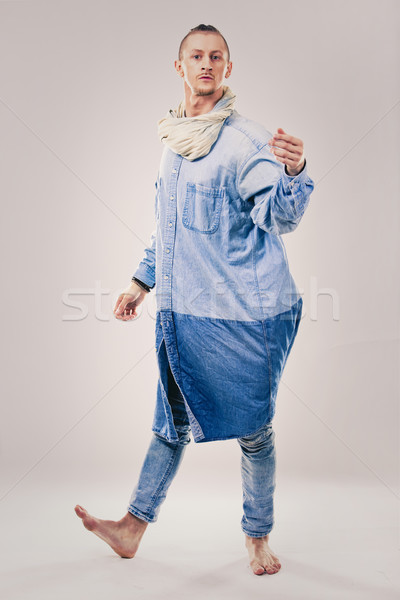 Homme contemporain hip hop danseur denim [[stock_photo]] © zdenkam