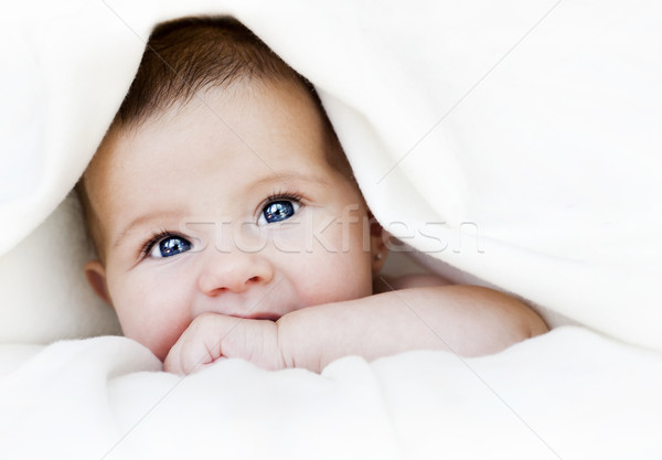 Bebê cobertor menina ocultação branco cara Foto stock © zdenkam