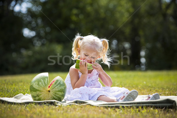 Foto d'archivio: Ritratto · bambina · mangiare · anguria · giovani