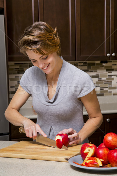 Vrouw appels kaukasisch appel decoraties keuken Stockfoto © zdenkam