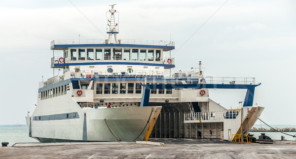 Passenger ferry docked Stock photo © zeffss