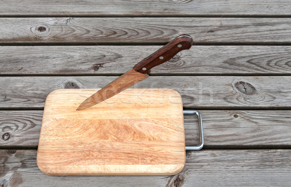 Zdjęcia stock: Stali · nóż · deska · do · krojenia · drewniany · stół · tle · kuchnia